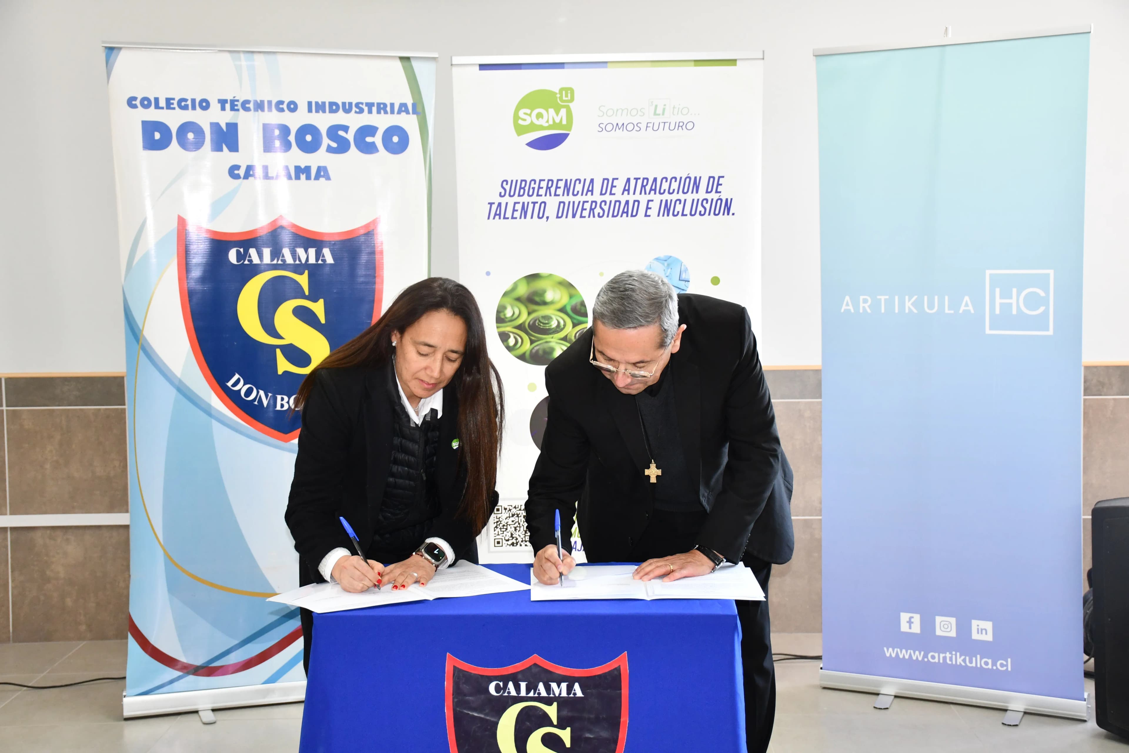 Colegio Don Bosco Calama firma importante convenio con SQM Litio y dan inicio a curso de mantenim...