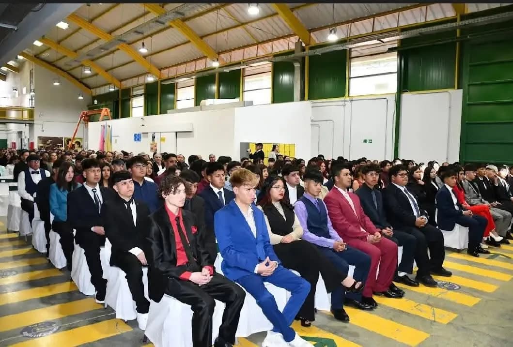 Se graduaron los y las estudiantes de la Generación 2023 y 2024 de Salesianos Calama